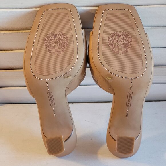 $59 NWT (6.5 & 9) Vince Camuto Diamond Quilted Leather Mule - Picture 5 of 7